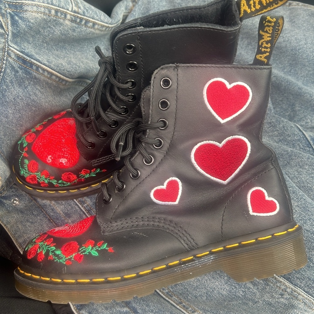 DOC MARTENS 1460 Valentine remix w/Sequin Heart appliqué’s /Embroidered Roses - Picture 11 of 14